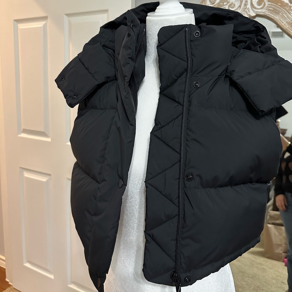 Lululemon Super Cropped Wunder Vest